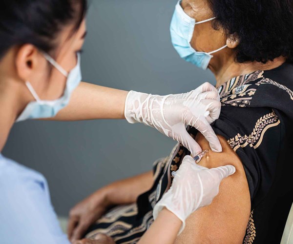 Hộ chiếu vắc-xin – những kinh nghiệm thế giới có lợi gì với Phú Quốc? - Anh 1
