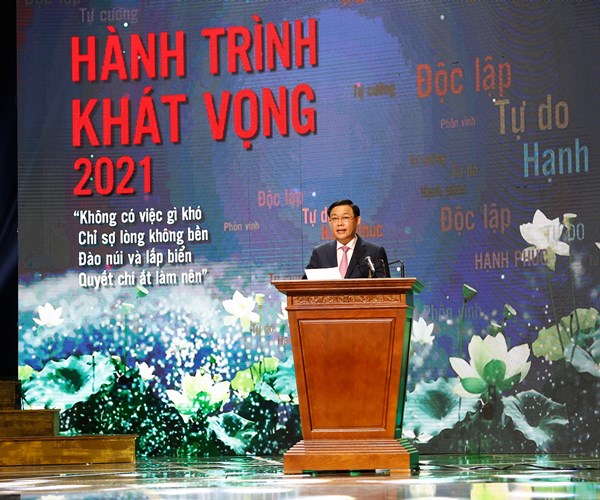 “Hồ Chí Minh - Hành trình khát vọng 2021”: Yêu Bác lòng ta trong sáng hơn - Anh 2