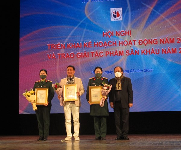 Hội Nghệ sĩ Sân khấu Việt Nam: Trao 31 giải thưởng cho nghệ sĩ, tác phẩm xuất sắc năm 2021 - Anh 8