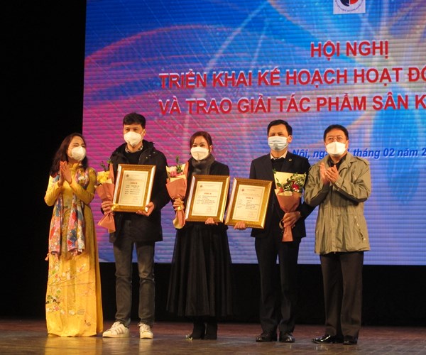 Hội Nghệ sĩ Sân khấu Việt Nam: Trao 31 giải thưởng cho nghệ sĩ, tác phẩm xuất sắc năm 2021 - Anh 7