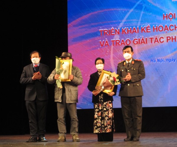Hội Nghệ sĩ Sân khấu Việt Nam: Trao 31 giải thưởng cho nghệ sĩ, tác phẩm xuất sắc năm 2021 - Anh 4