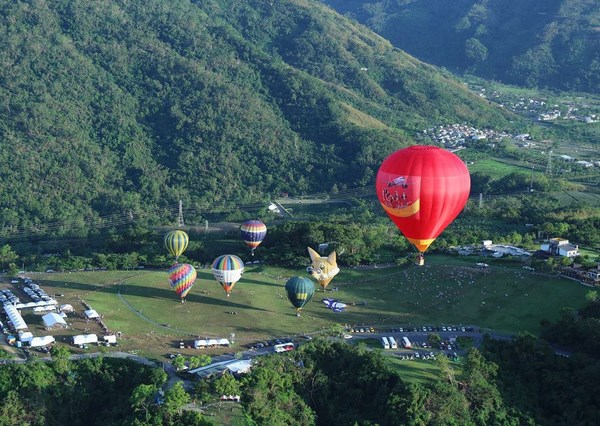 Lễ hội Khinh khí cầu quốc tế Tuyên Quang 2022 - Anh 1