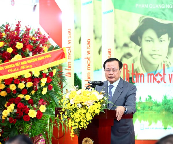 Nguyên Bí thư Hà Nội Phạm Quang Nghị ra mắt tự truyện 