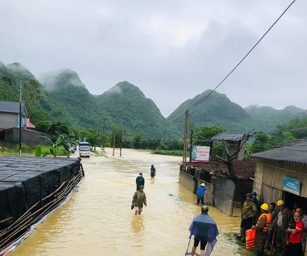 Mưa lớn gây ngập úng, chia cắt giao thông ở Bắc Sơn, Lạng Sơn - Anh 2
