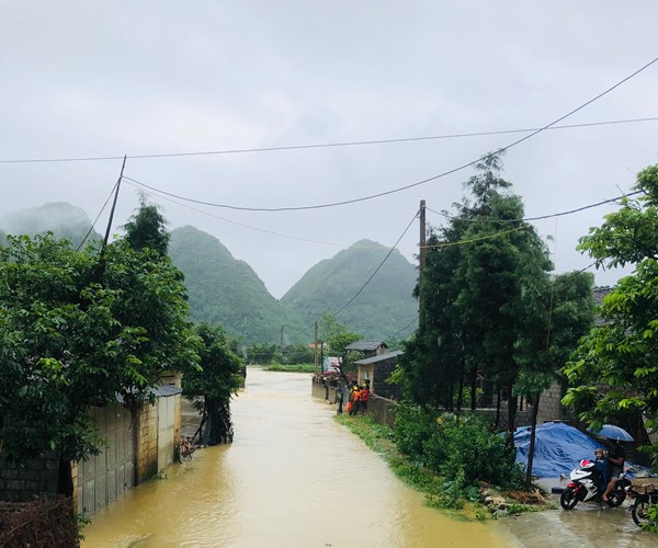 Mưa lớn gây ngập úng, chia cắt giao thông ở Bắc Sơn, Lạng Sơn - Anh 3