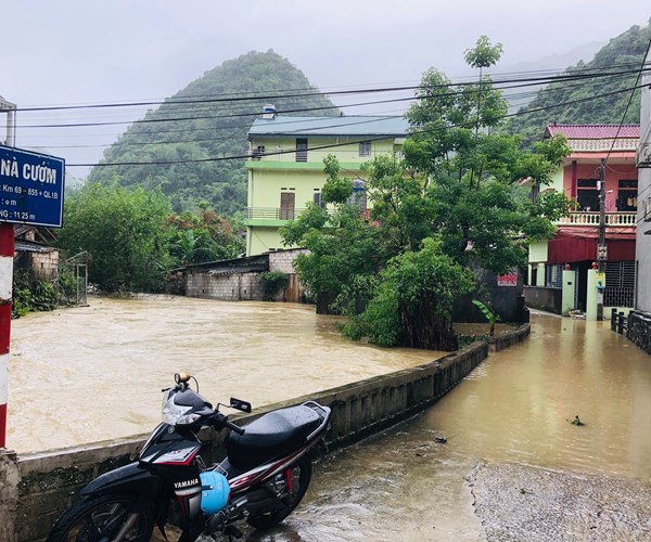 Mưa lớn gây ngập úng, chia cắt giao thông ở Bắc Sơn, Lạng Sơn - Anh 7