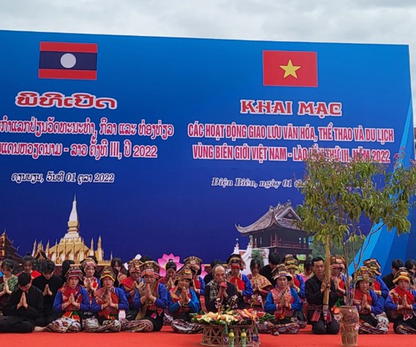 Khai mạc các hoạt động trong khuôn khổ Ngày hội giao lưu VHTTDL vùng biên giới Việt Nam-Lào - Anh 4