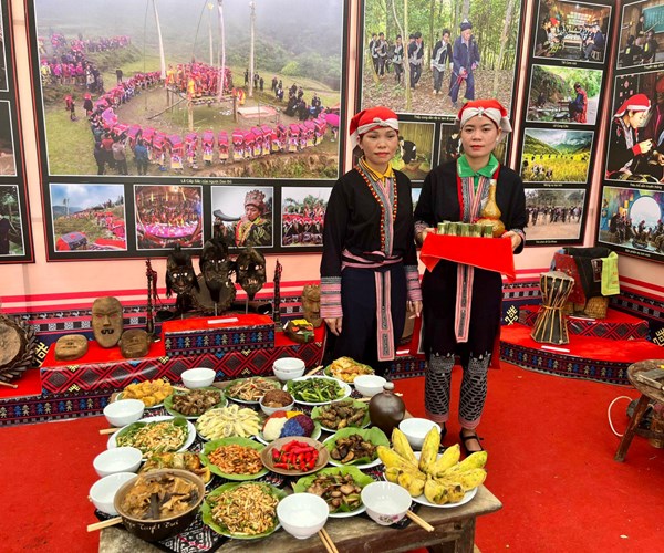 Độc đáo không gian văn hóa ẩm thực dân tộc Dao - Anh 2