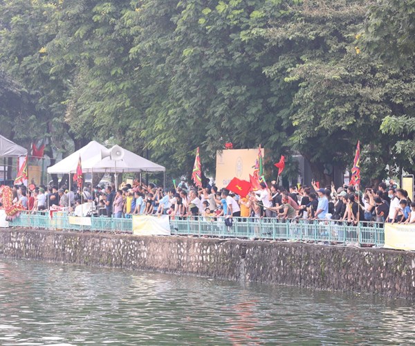 Sôi động Giải Bơi chải thuyền rồng Hà Nội mở rộng - Anh 9