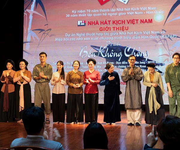 Tác phẩm “Bến không chồng” lên sân khấu kịch của Việt Nam và Hàn Quốc - Anh 1