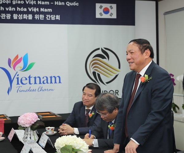 Bộ trưởng Nguyễn Văn Hùng: Thành tựu trong hợp tác VHTTDL đã chứng minh mối quan hệ Việt Nam - Hàn Quốc đạt tầm cao mới - Anh 2