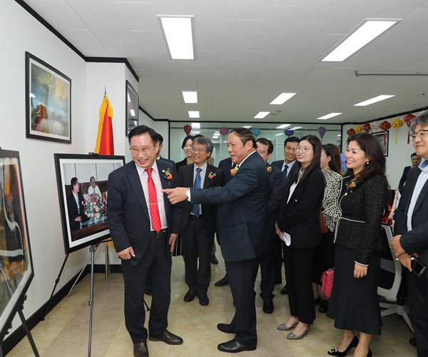 Bộ trưởng Nguyễn Văn Hùng: Thành tựu trong hợp tác VHTTDL đã chứng minh mối quan hệ Việt Nam - Hàn Quốc đạt tầm cao mới - Anh 3