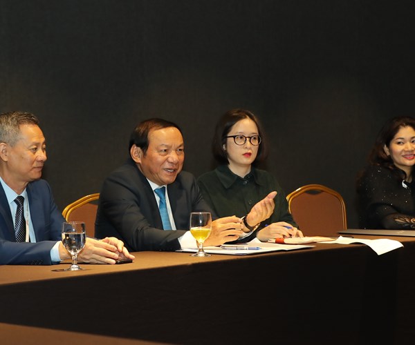 Bộ trưởng Nguyễn Văn Hùng tiếp kiến Chủ tịch Ủy ban Olympic Quốc tế - Anh 6