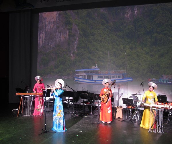 Sôi động và ấn tượng đêm giao lưu âm nhạc Việt Nam – Hàn Quốc - Anh 3