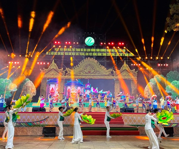 Sẵn sàng cho Lễ khai mạc Ngày hội tôn vinh bản sắc văn hóa đồng bào Khmer Nam Bộ - Anh 9