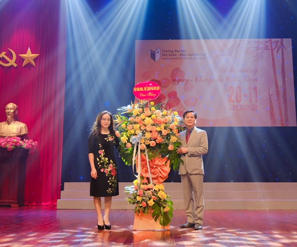 Trường Đại học Sân khấu – Điện ảnh Hà Nội kỷ niệm ngày Nhà giáo Việt Nam - Anh 1