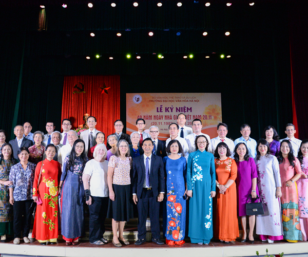 Tri ân kỷ niệm 40 năm Ngày Nhà giáo Việt Nam tại Trường Đại học Văn hóa Hà Nội - Anh 6