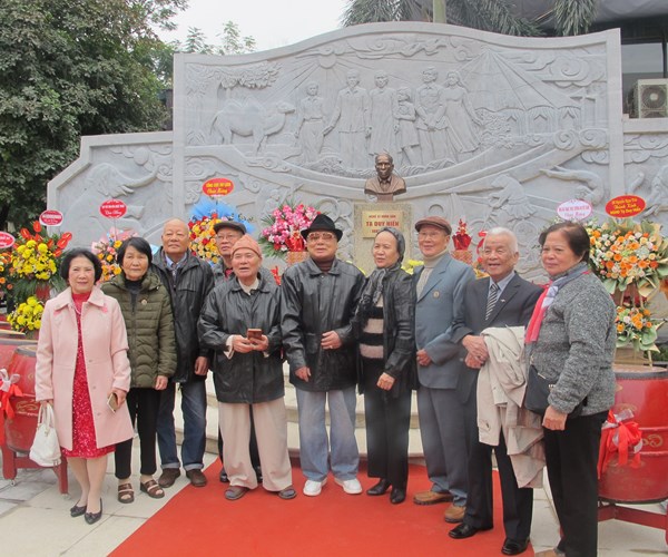Kỷ niệm 100 năm Xiếc Việt Nam và tôn vinh những đóng góp to lớn của cố NSND Tạ Duy Hiển - Anh 7