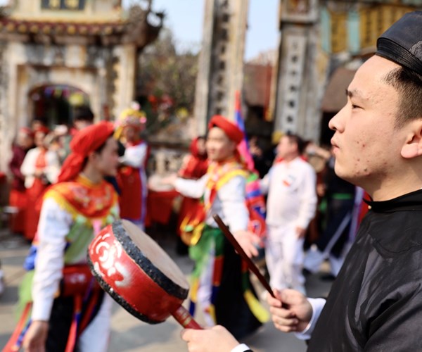 Doc dao dieu mua Con di danh bong tai le hoi lang Trieu Khuc - Anh 7