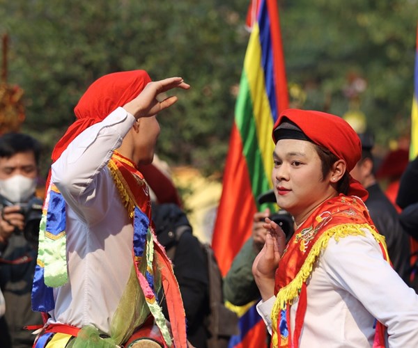 Doc dao dieu mua Con di danh bong tai le hoi lang Trieu Khuc - Anh 6