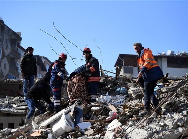 Hai trận động đất mới tại Thổ Nhĩ Kỳ làm ít nhất 204 người thương vong - Anh 1