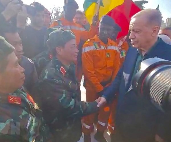 Tổng thống Thổ Nhĩ Kỳ gặp gỡ trực tiếp, cảm ơn đội cứu hộ Việt Nam - Anh 1
