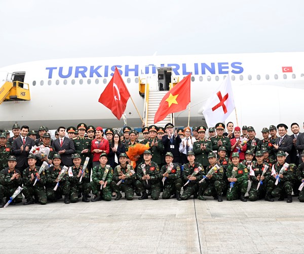Lực lượng cứu hộ QĐND Việt Nam từ Thổ Nhĩ Kỳ về nước an toàn - Anh 5
