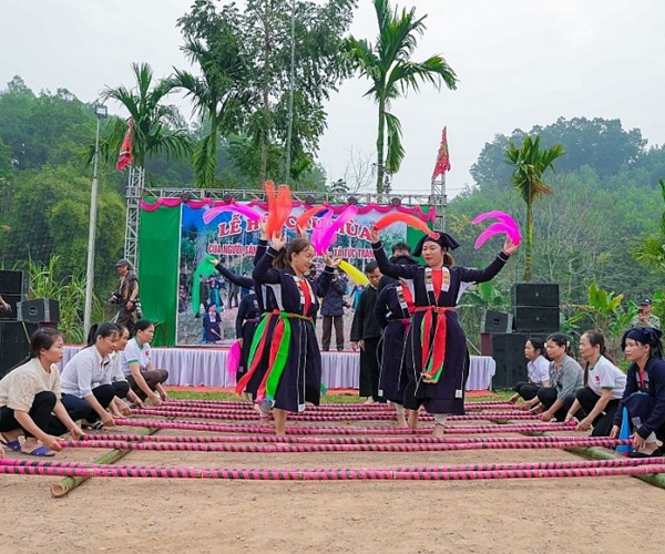 Độc đáo Lễ hội Cầu mùa của người Sán Chay ở Phú Lương - Anh 1
