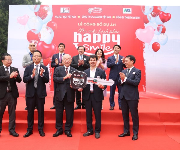 Nhà hát Kịch Việt Nam khởi động chuyến xe đặc biệt ‘Happy smile - Nụ cười hạnh phúc’ - Anh 1
