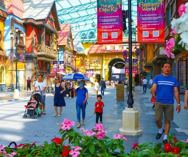 Khách du lịch quốc tế đến Kiên Giang tăng mạnh - Anh 1