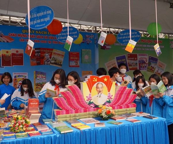 Nhiều hoạt động phong phú trong Ngày sách và Văn hóa đọc tại Điện Biên - Anh 3