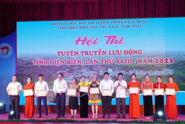 Bế mạc hội thi Tuyên truyền lưu động tỉnh Điện Biên - Anh 2