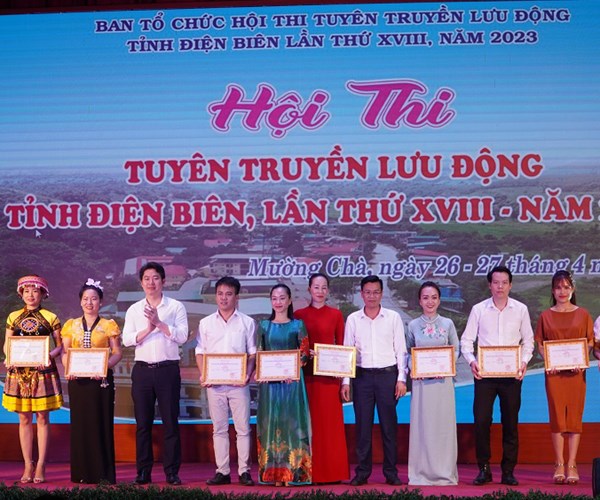 Bế mạc hội thi Tuyên truyền lưu động tỉnh Điện Biên - Anh 1