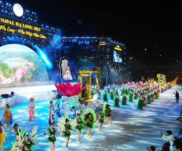 Quảng Ninh đón hơn 624.000 lượt du khách trong dịp nghỉ lễ - Anh 1