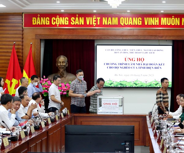 Bộ VHTTDL: Chung tay hỗ trợ làm nhà đại đoàn kết cho hộ nghèo của tỉnh Điện Biên - Anh 9