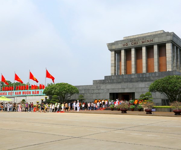 Tạm ngừng tổ chức lễ viếng Chủ tịch Hồ Chí Minh từ ngày 12.6 - Anh 1