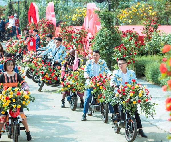 Dinh thieng Fansipan, dong dang ve giua ha - Anh 7