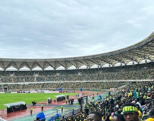 Giẫm đạp tại sân vận động ở Tanzania, ít nhất 1 người thiệt mạng - Anh 1
