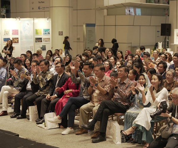 Sân khấu Lệ Ngọc biểu diễn thành công tại Liên hoan văn học thiếu nhi châu Á 2023 - Anh 2