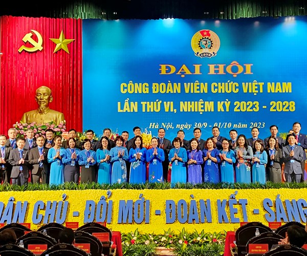 Ông Ngọ Duy Hiểu tái đắc cử Chủ tịch Công đoàn Viên chức Việt Nam - Anh 2