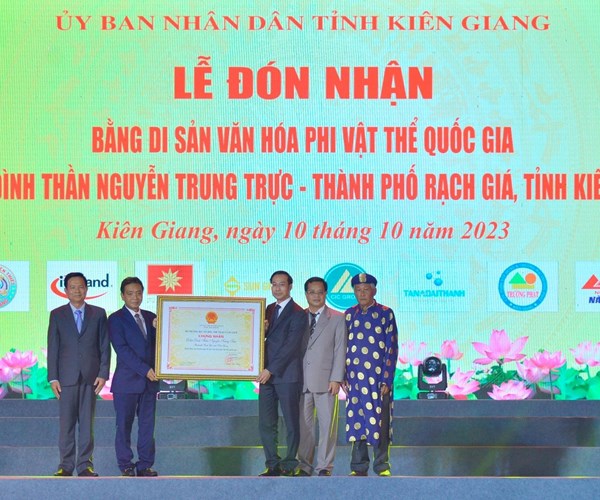 Kiên Giang: Lễ đón nhận Bằng chứng nhận Di sản văn hóa phi vật thể quốc giao Lễ hội Đình thần Nguyễn Trung Trực - Anh 4