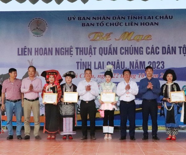 Bế mạc Liên hoan Nghệ thuật quần chúng các dân tộc Lai Châu 2023 - Anh 3