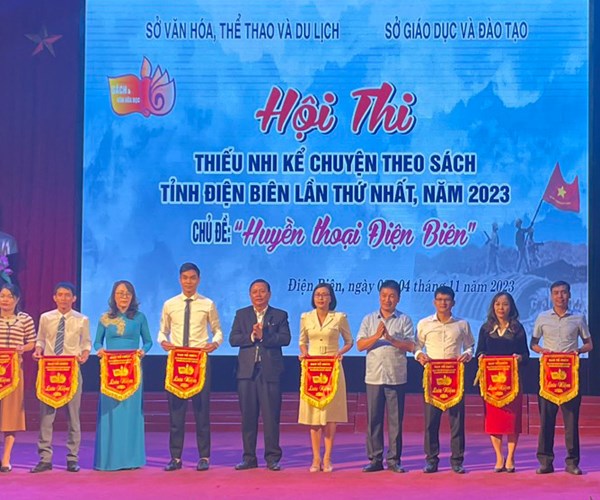 Hội thi thiếu nhi kể chuyện 'Huyền thoại Điện Biên' - Anh 1