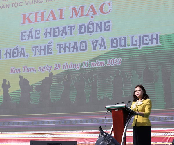 Khai mac cac hoat dong Ngay hoi VHTTDL cac dan toc vung Tay Nguyen - Anh 2