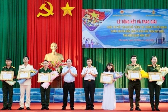 Kiên Giang trao giải cuộc thi tuyên truyền biển, đảo, biên giới - Anh 1