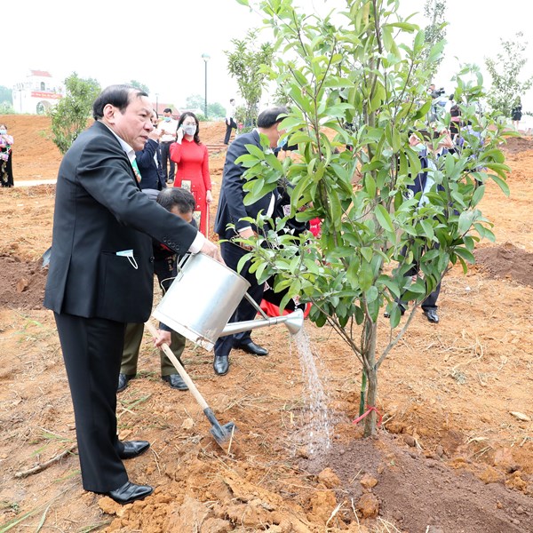 Thứ trưởng Nguyễn Văn Hùng: Bằng những việc làm, hành động thiết thực hưởng ứng phong trào trồng cây và bảo vệ môi trường - Anh 5