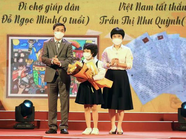 “Vì một Việt Nam tất thắng”: Chia sẻ những câu chuyện truyền cảm hứng của trẻ em thiệt thòi - Anh 1