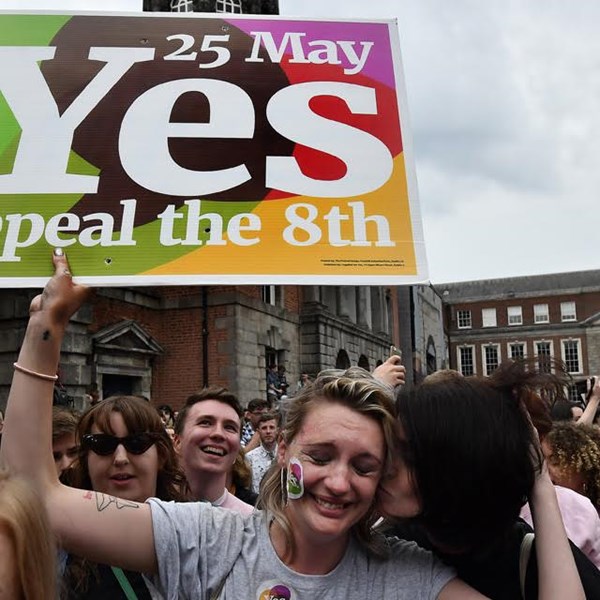 IRELAND: Hủy bỏ Luật Cấm phá thai - Anh 1