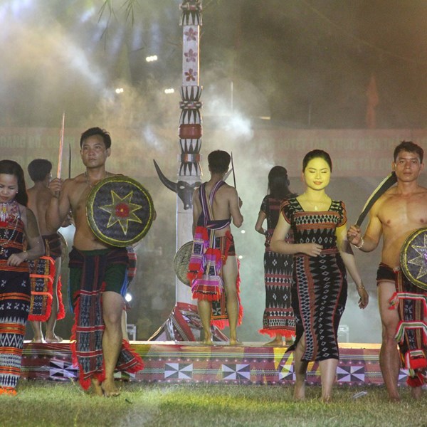 ​Lễ hội văn hóa-thể thao các huyện miền núi tỉnh Quảng Nam lần thứ 19: Rộn ràng, đậm hương sắc núi rừng - Anh 2