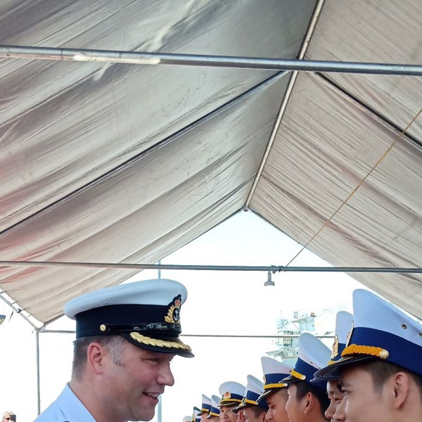 Tàu Hải quân Hoàng gia Canada thăm hữu nghị TP Đà Nẵng - Anh 2